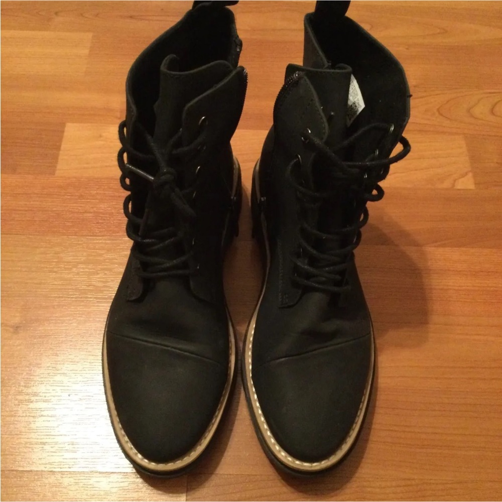 Toms boots size 8.5